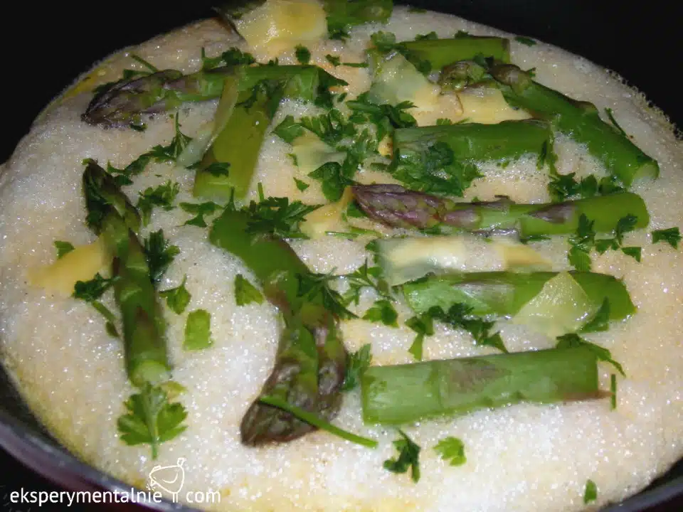 omlet ze szparagami omlet ze szparagami