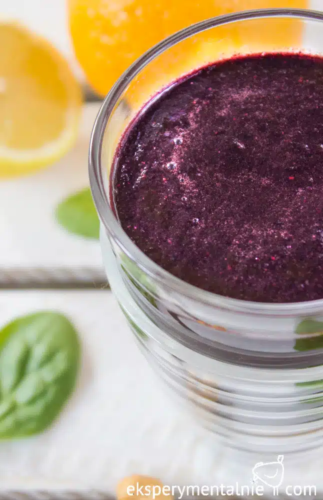 blueberries spinach smoothies