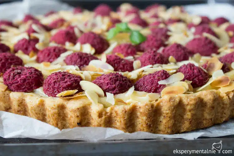 tarta z budyniem i malinami tarta z budyniem i malinami