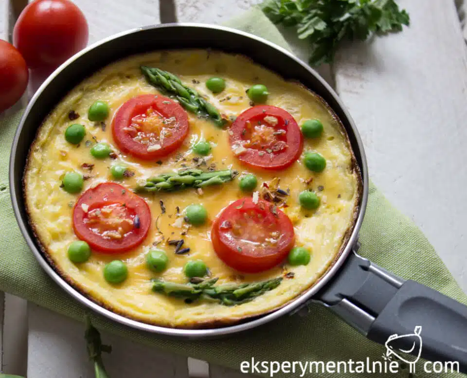 omlet ze szparagami omlet ze szparagami
