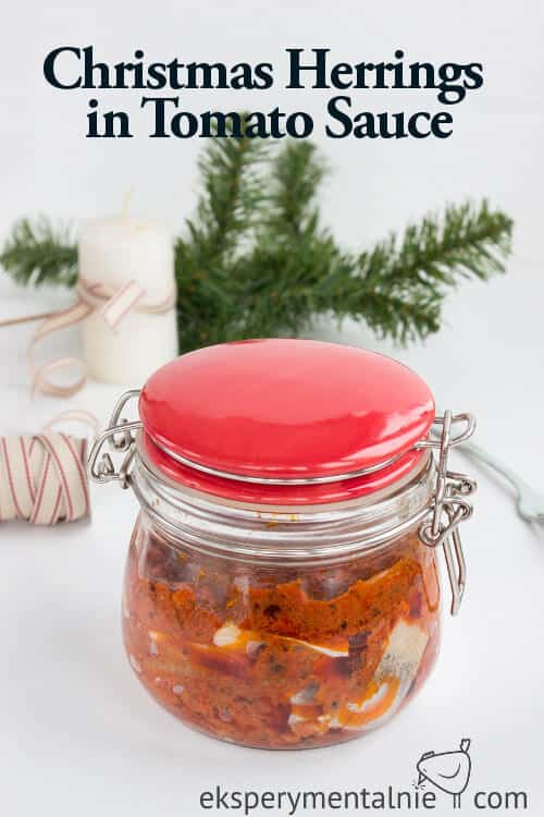 Przepis na śledzie na Wigilię śledzie w sosie pomidorowym